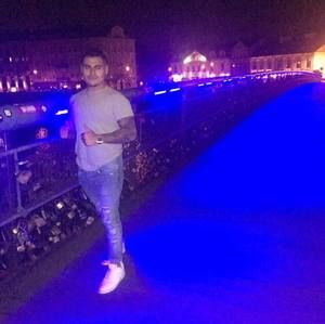 Meet your Posher, Umberto